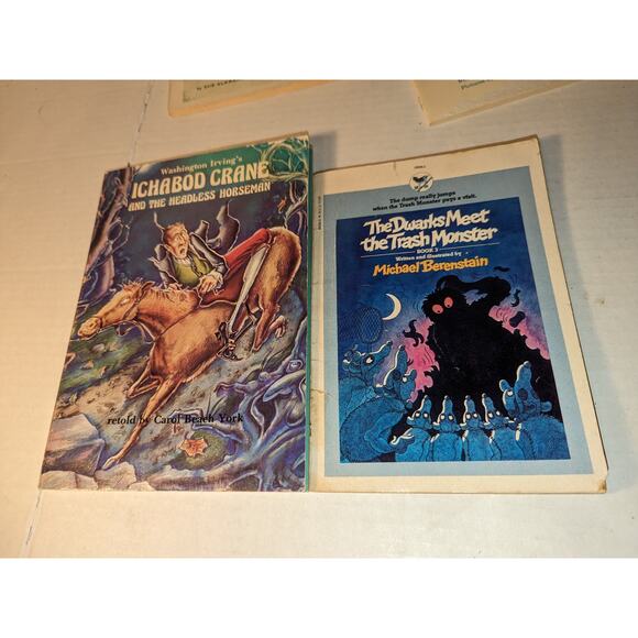 Lot 9 Vintage Collectible Children's Chapter Books Rare Halloween Scary Rare - Picture 3 of 10